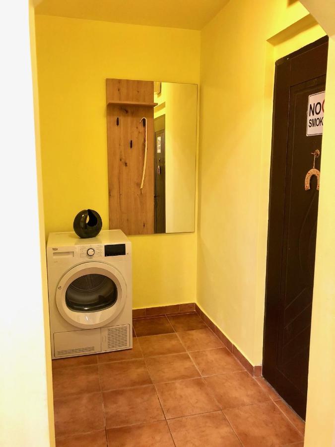 בוקרשט Cozy And Clean Apartment, Near National Arena מראה חיצוני תמונה